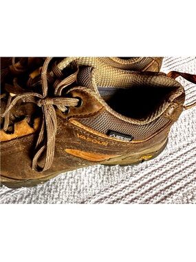 Vasque Women's Brown Lace-Up Hiking Boots